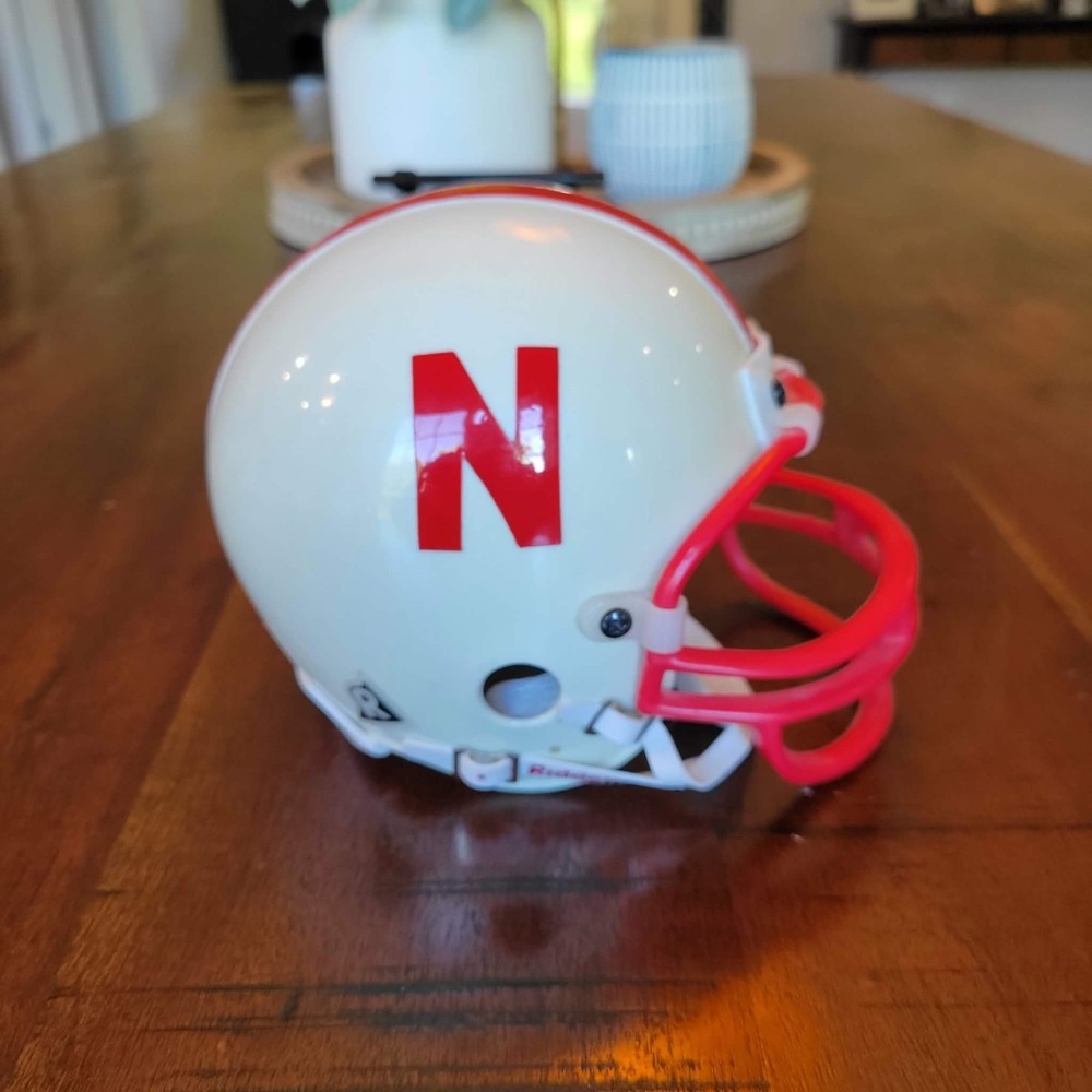 Riddell Nebraska Cornhuskers 3 5/8 Mini Football‎ Helmet